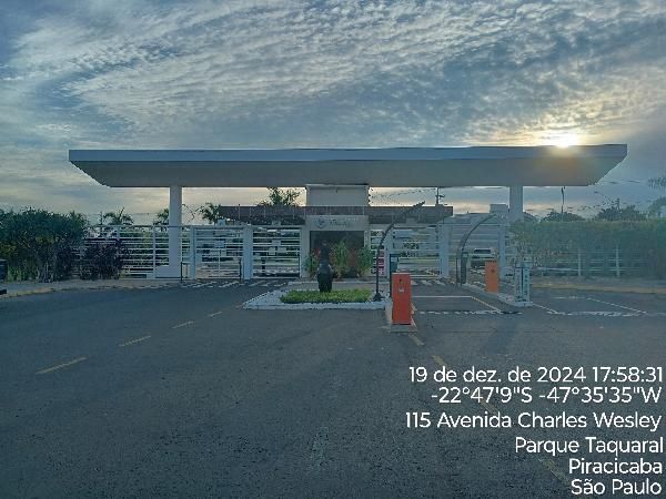 F144441225768021.jpg