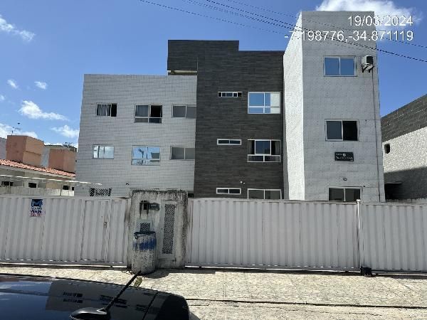 F844442494745621.jpg
